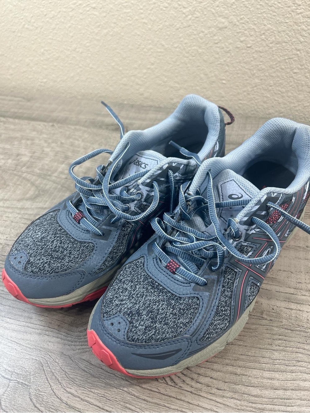 ASICS Gray and Coral Women's Trail Running Sneakers - Picture 6 of 8